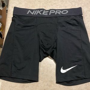 Black Nike dri fit size small. Discount on multiple just message